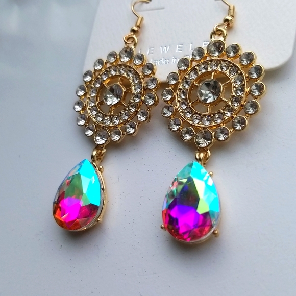 3 for $15 Long Elegant Champagne Cluster Earrings - Picture 3 of 3